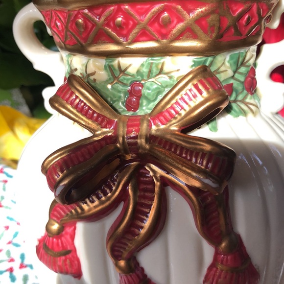 Christmas Vase. 7.5 inches - Picture 2 of 5